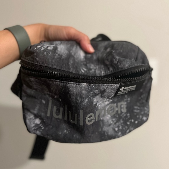 Lululemon Belt Bag - Picture 6 of 10